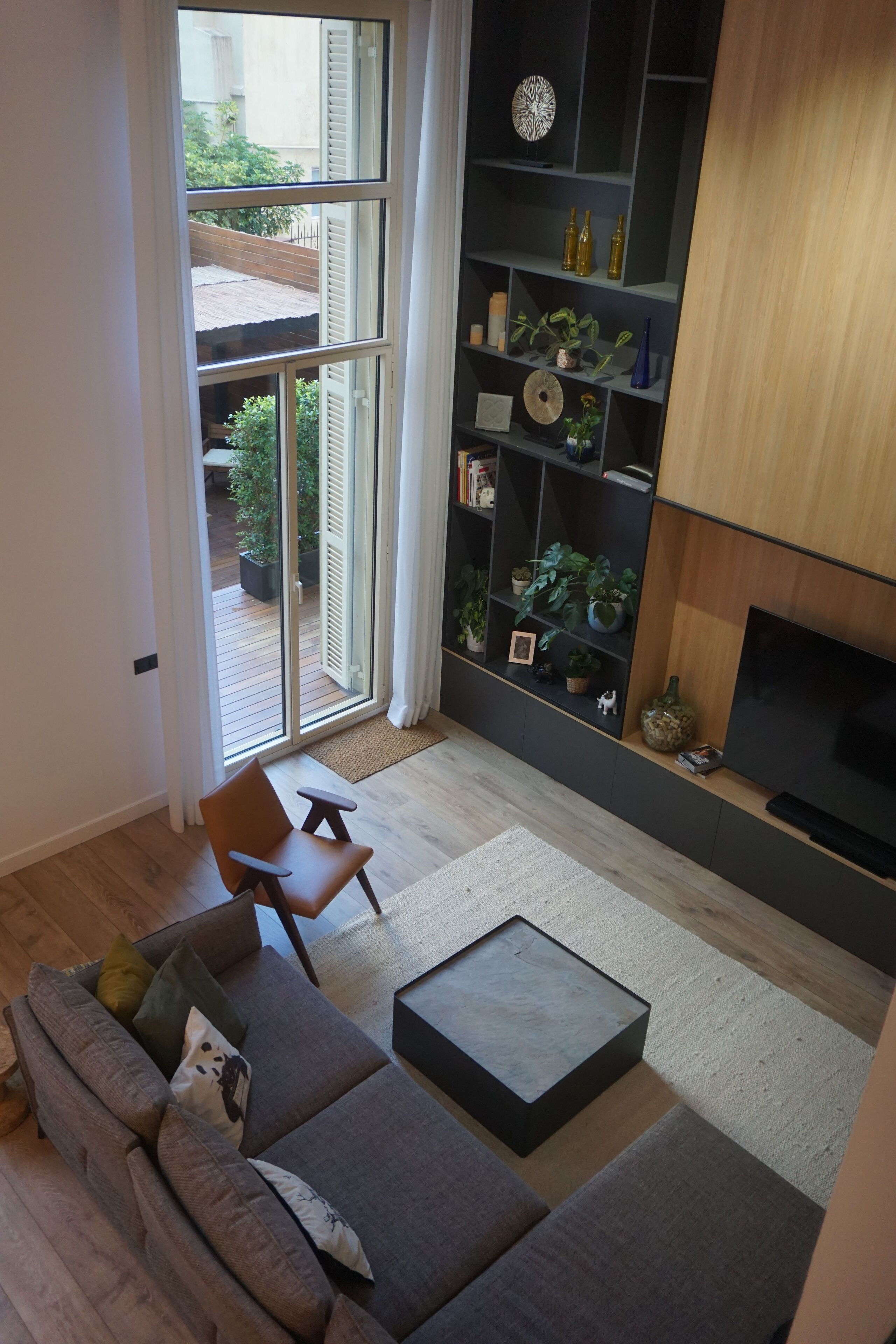 Een smart-tv, videogames, een dvd-speler en boeken