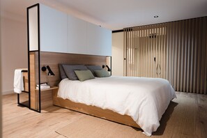 3 bedrooms, iron/ironing board, travel cot, free WiFi - Spacious Modern Comfort City Center (Barcelona)