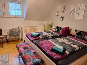 3 Schlafzimmer, Zimmersafe, Bügeleisen/Bügelbrett, Reisekinderbett