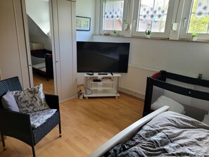 3 Schlafzimmer, Zimmersafe, Bügeleisen/Bügelbrett, Reisekinderbett