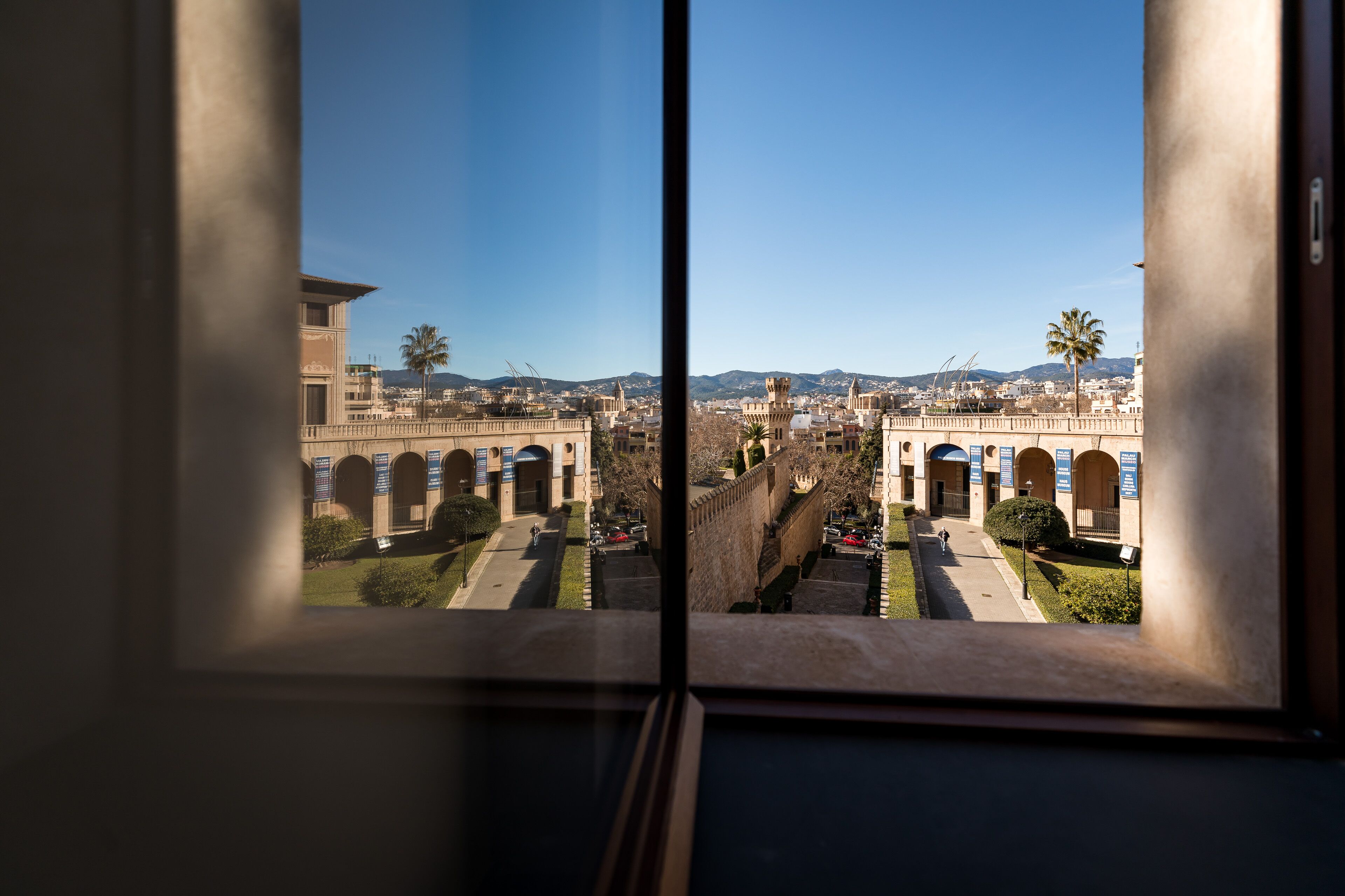 luxury studio suite, jetted tub | view from room
