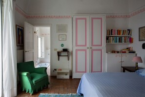 4 bedrooms, iron/ironing board, free WiFi, bed sheets - Villa Olimpia Positano, sea view and pool close to the center of town (Positano)