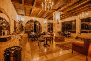 Free daily self-serve breakfast - Serenus Cave Suites (Ürgüp)