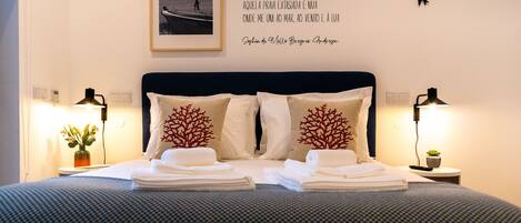 1 habitación, insonorización y tabla de planchar con plancha