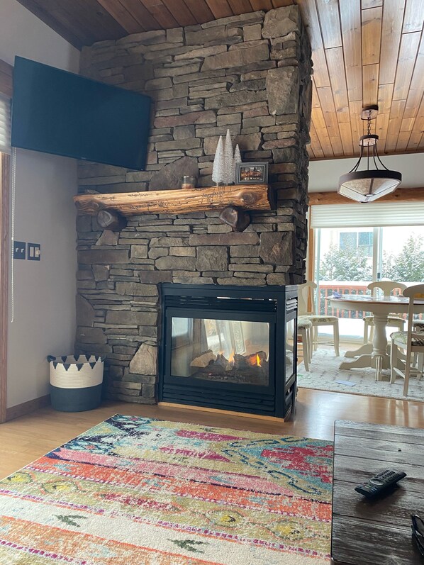 Interior - Gaylord Home + Hottub, On Hole One of Otsego’s Classic (Gaylord)