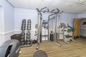 Apartment, Multiple Beds | Fitness facility - Charming 20-bed Self Contained Dwelling in Hook (Hook)