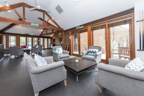 Televisión de 30 pulgadas con canales por cable