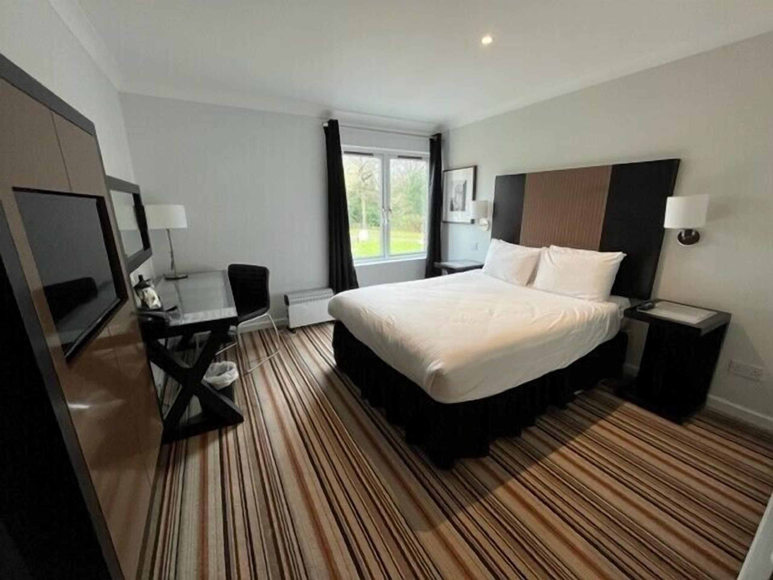 Apartment, Multiple Beds | 20 bedrooms, iron/ironing board, free WiFi, bed sheets