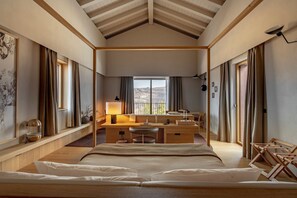 Phòng Suite (Alta Langa) | Bộ trải giường bằng vải Frette của Ý, bộ đồ giường cao cấp 