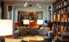 로비 좌석 공간