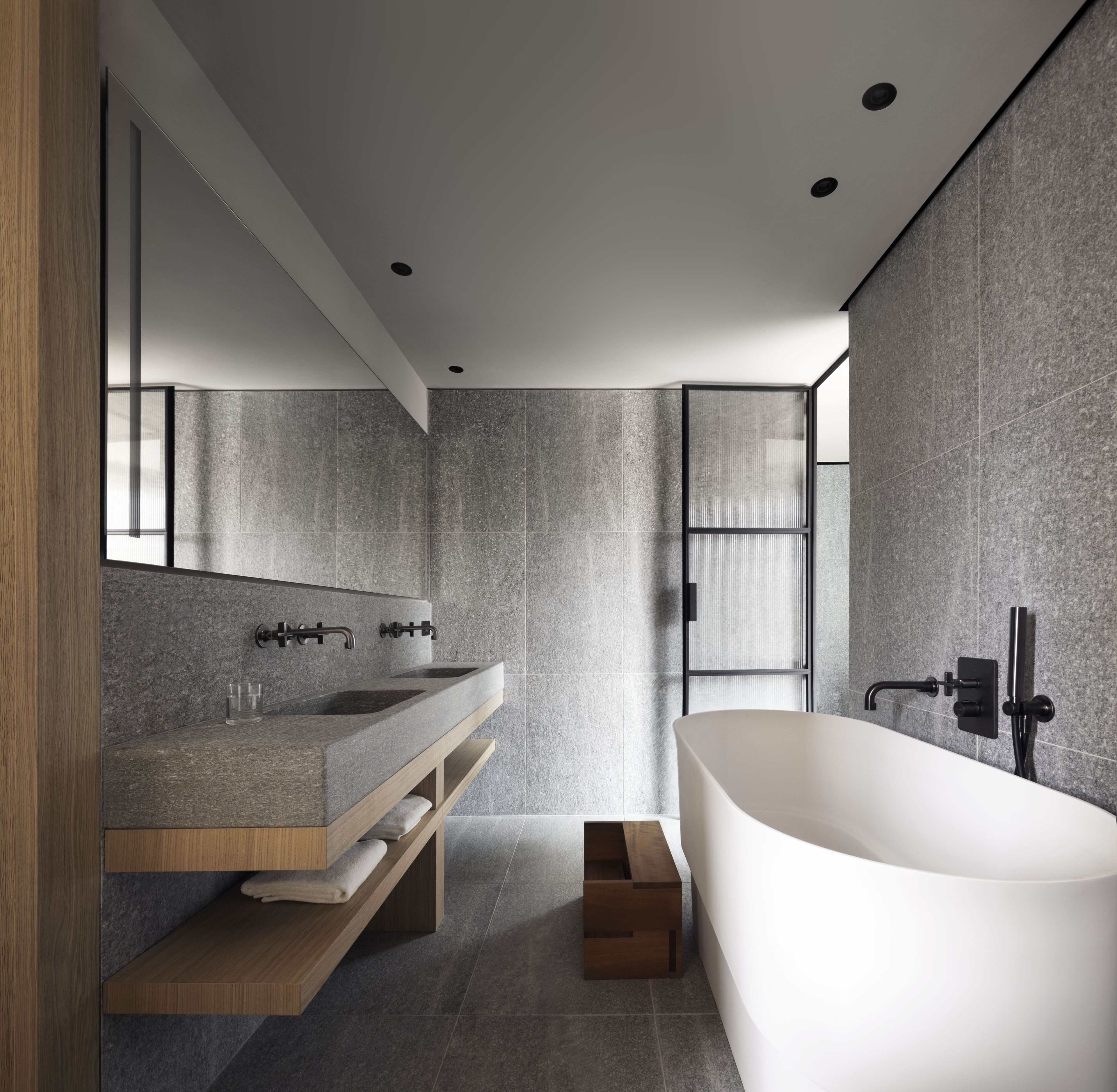 Douche à « effet pluie », articles de toilette écologiques