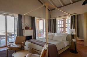 1 bedroom, Frette Italian sheets, premium bedding, down comforters