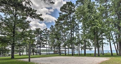 3BR/2B cottage in popular lake area. Book early to get preferred summer dates!