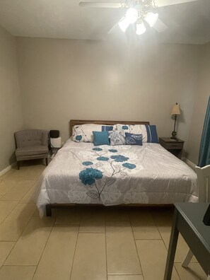 4 bedrooms, desk, free WiFi, bed sheets