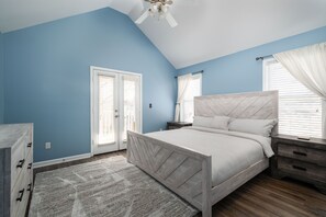 3 bedrooms, desk, WiFi