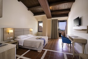 Individually decorated, individually furnished, free cots/infant beds - Kallisti Hotel (Thasos)