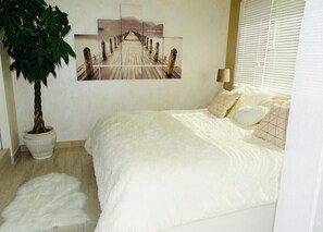 4 bedrooms, desk, iron/ironing board, free WiFi