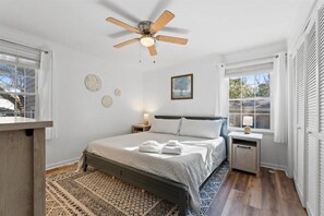 3 bedrooms, iron/ironing board, free WiFi, bed sheets