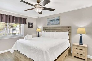 2 chambres, fer et planche à repasser, Wi-Fi gratuit, draps fournis