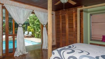 4 bedrooms, travel cot, free WiFi, bed sheets