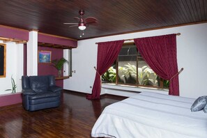 4 bedrooms, travel cot, free WiFi, bed sheets