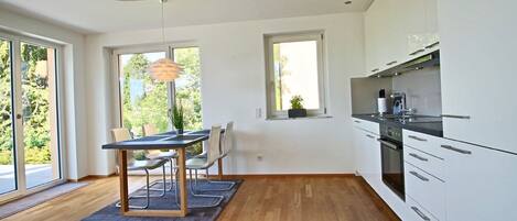 雪櫃、焗爐、爐具、洗碗機