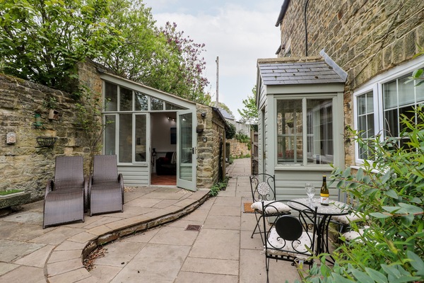 Cottage | Balcony