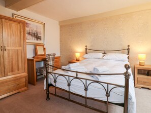 Stuga | 3 sovrum, individuell inredning, unika möbler och gratis wi-fi