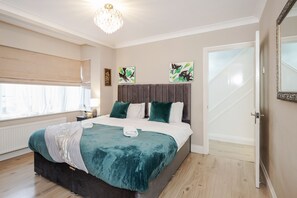 Deluxe House - Enfield House (Enfield)