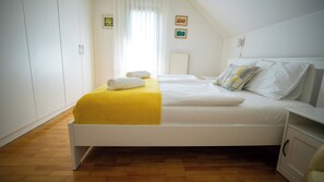 3 chambres, fer et planche à repasser, Wi-Fi gratuit, draps fournis