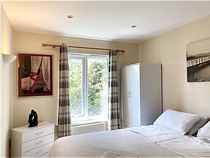 Apartment, Multiple Beds