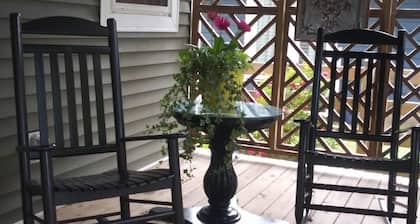 Elegant private suite located downtown historical Chickamauga, Ga