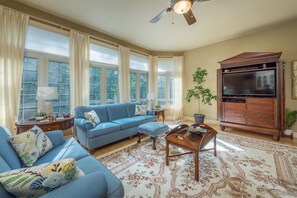 TV, fireplace, DVD player