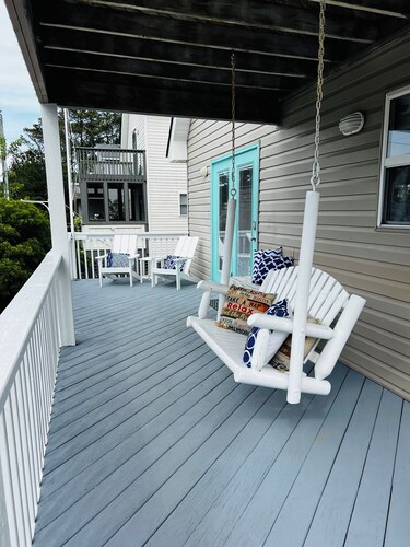 Close to Manteo Waterfront + 3 bedrooms + 2 baths + Outdoor Shower