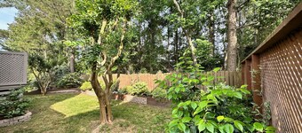 Close to Manteo Waterfront + 3 bedrooms + 2 baths + Outdoor Shower