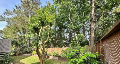 Close to Manteo Waterfront + 3 bedrooms + 2 baths + Outdoor Shower