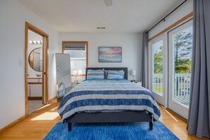 3 bedrooms, desk, free WiFi, bed sheets