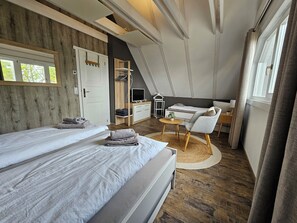 3 chambres, fer et planche à repasser, lit de bébé portatif, Wi-Fi