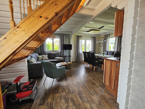 Charmantes Ferienhaus, am Mittelpunkt Deutschlands bis zu 8 Gästen.