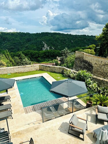 Villa Beauregard center Uzès with view on the heure valley and swimming pool