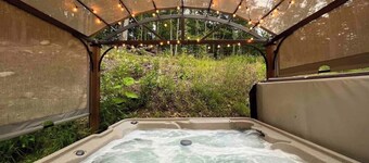 Dreamy Couples Cabin With Hot Tub And Fire Pit