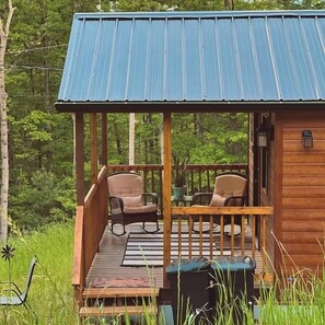 Property grounds - Dreamy Couples Cabin With Hot Tub And Fire Pit (Luray)