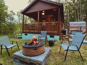 Terrace/patio - Dreamy Couples Cabin With Hot Tub And Fire Pit (Luray)