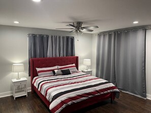 3 bedrooms, iron/ironing board, free WiFi - 240-Upscale Modern Fun House!!! (Atlanta)