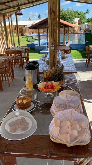 Free daily self-serve breakfast