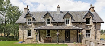 4 bedroom accommodation in Strathnairn
