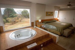 Luxury Double or Twin Room | Private kitchen