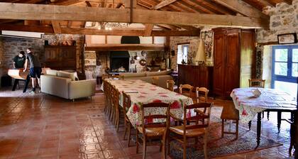 Gite de Groupe 400 m2 BRUNIQUEL 15- 19 personnes