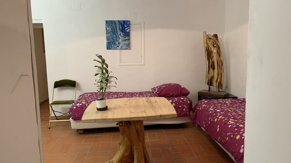 2 bedrooms, WiFi, bed sheets - Vacation apartment near Mt Vetoux, in the heart of a small Provencal village (Saint-Pierre-de-Vassols)