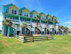 Exterior - Salty Suites Cottage 1~Beachfront! Opt Beach Cart! (Bolivar Peninsula)